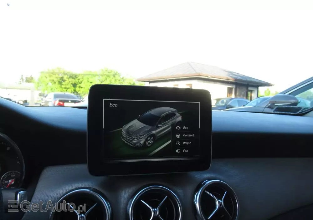 MERCEDES-BENZ GLA 200 7G-DCT Urban