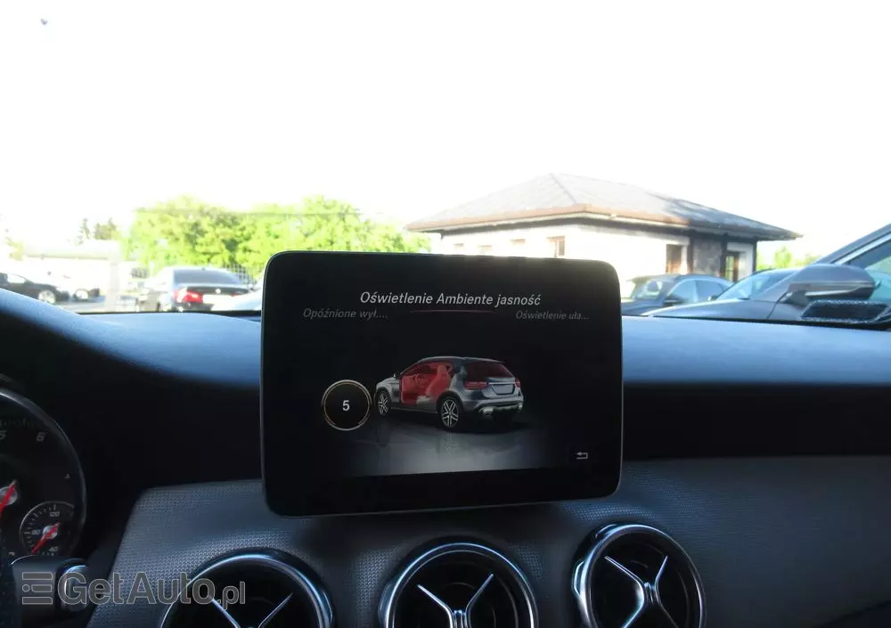 MERCEDES-BENZ GLA 200 7G-DCT Urban