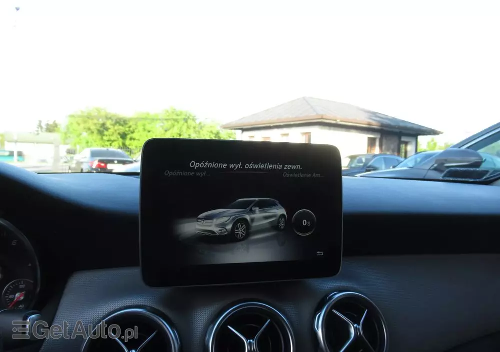 MERCEDES-BENZ GLA 200 7G-DCT Urban