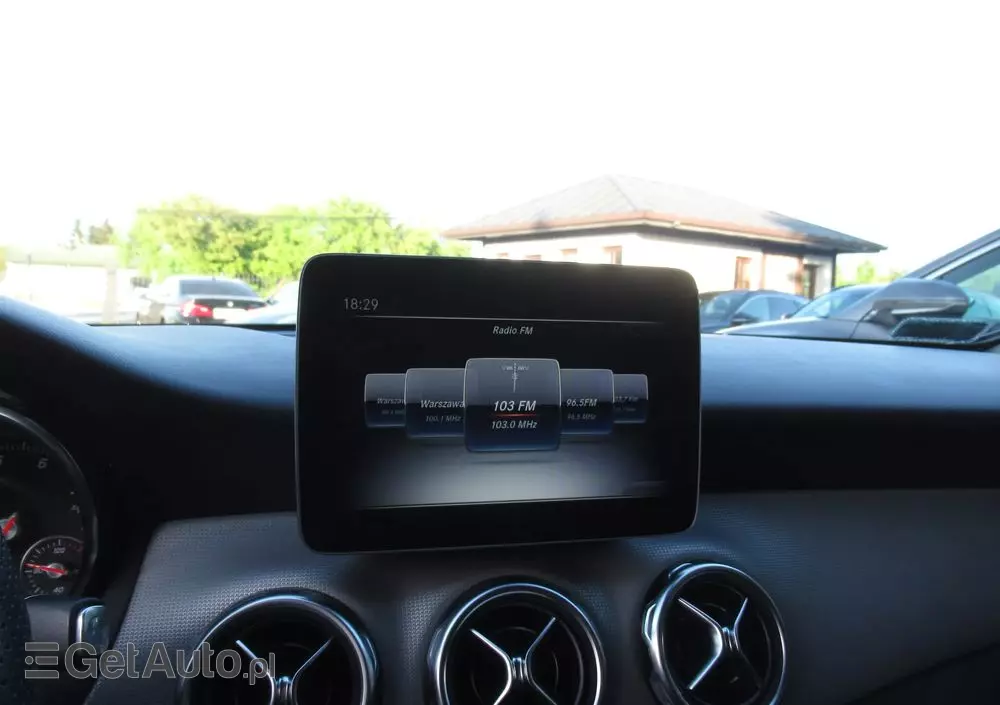 MERCEDES-BENZ GLA 200 7G-DCT Urban