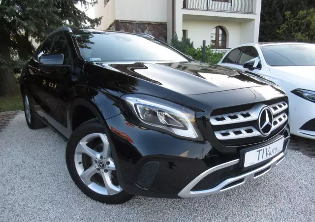MERCEDES-BENZ GLA 200 7G-DCT Urban