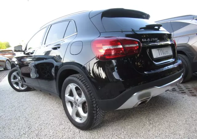 MERCEDES-BENZ GLA 200 7G-DCT Urban