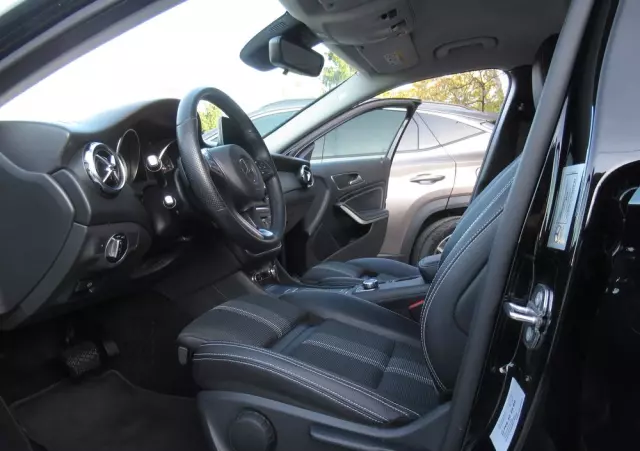 MERCEDES-BENZ GLA 200 7G-DCT Urban