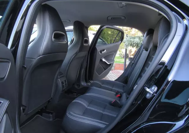 MERCEDES-BENZ GLA 200 7G-DCT Urban