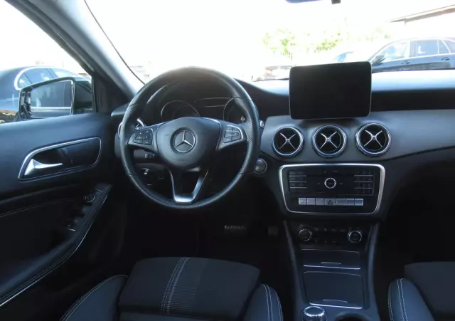 MERCEDES-BENZ GLA 200 7G-DCT Urban