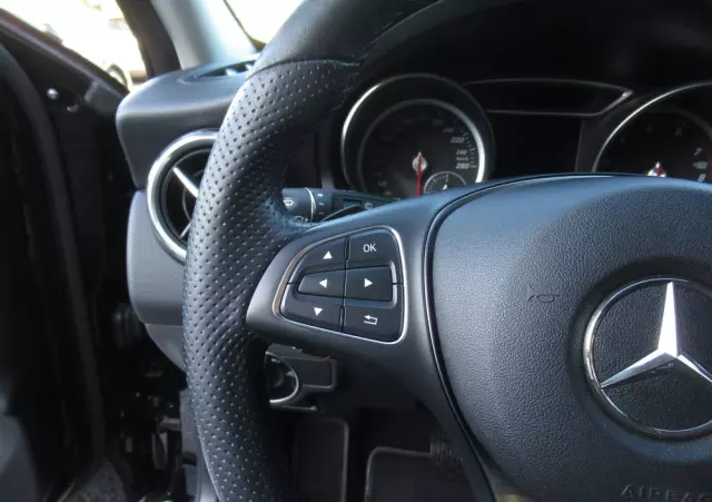 MERCEDES-BENZ GLA 200 7G-DCT Urban