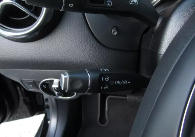 MERCEDES-BENZ GLA 200 7G-DCT Urban