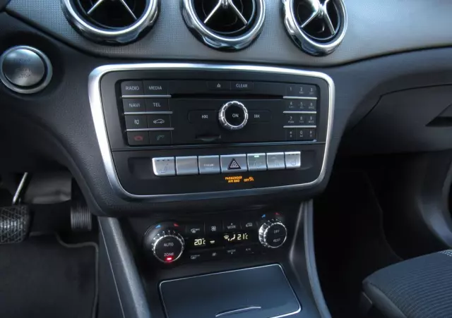 MERCEDES-BENZ GLA 200 7G-DCT Urban