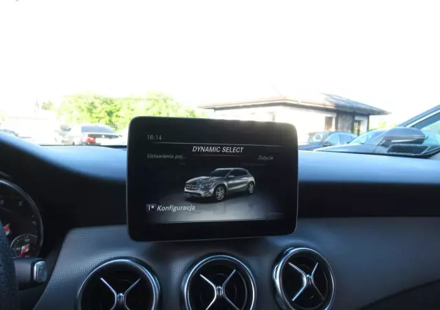 MERCEDES-BENZ GLA 200 7G-DCT Urban