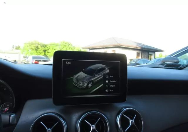 MERCEDES-BENZ GLA 200 7G-DCT Urban