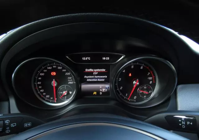 MERCEDES-BENZ GLA 200 7G-DCT Urban