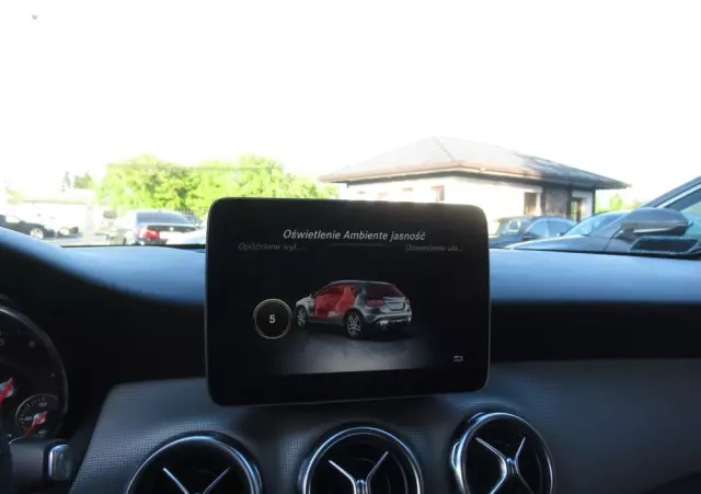 MERCEDES-BENZ GLA 200 7G-DCT Urban