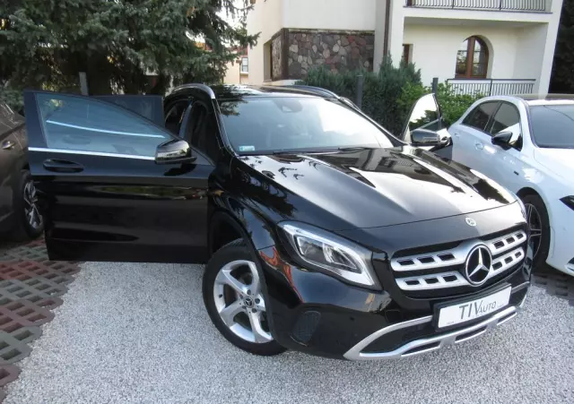 MERCEDES-BENZ GLA 200 7G-DCT Urban