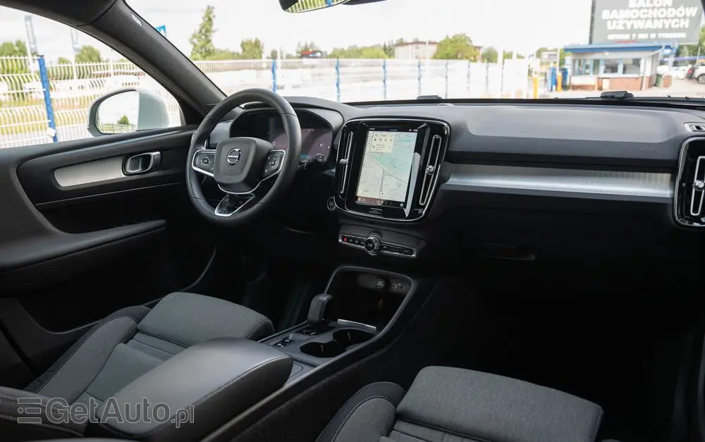 VOLVO XC 40 B3 B DKG Plus Bright