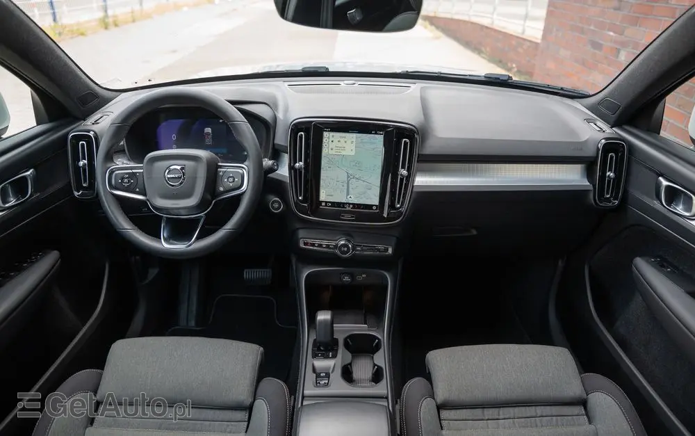 VOLVO XC 40 B3 B DKG Plus Bright