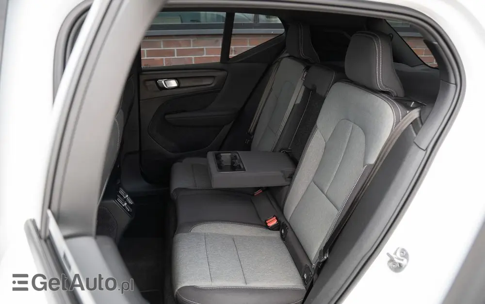 VOLVO XC 40 B3 B DKG Plus Bright