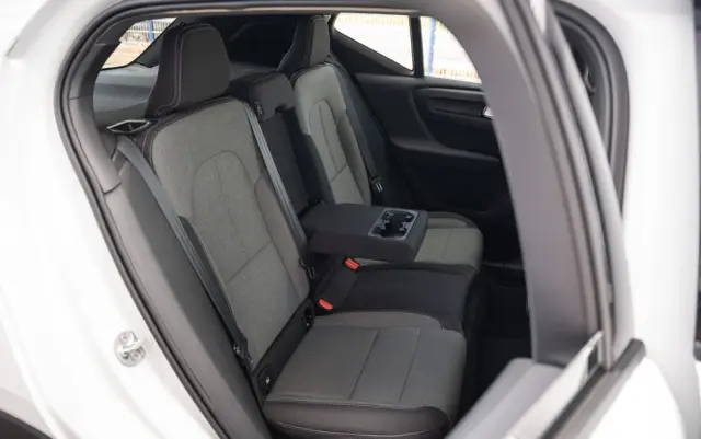 VOLVO XC 40 B3 B DKG Plus Bright