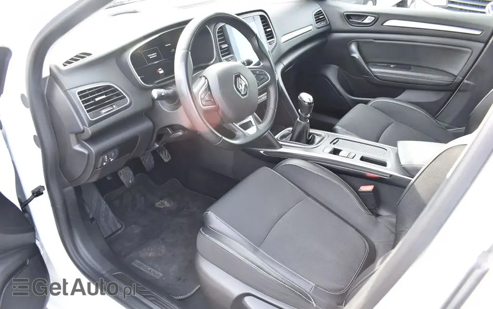RENAULT Megane 1.3 TCe Intens EDC