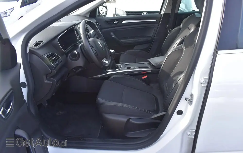 RENAULT Megane 1.3 TCe Intens EDC