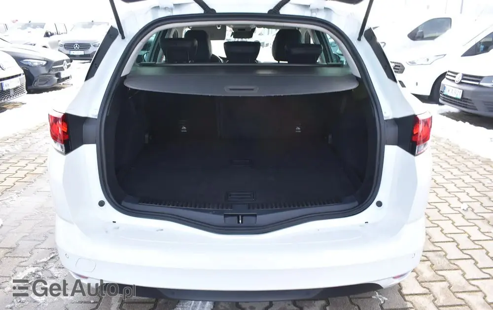 RENAULT Megane 1.3 TCe Intens EDC