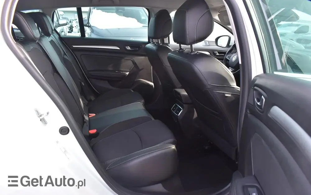 RENAULT Megane 1.3 TCe Intens EDC