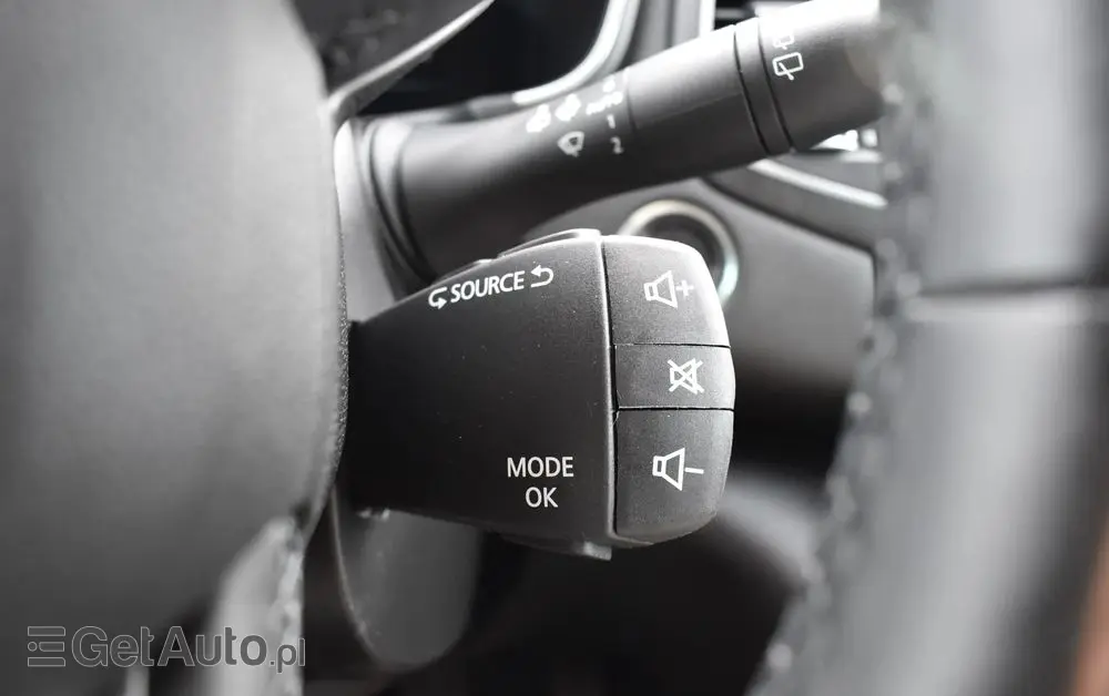 RENAULT Megane 1.3 TCe Intens EDC