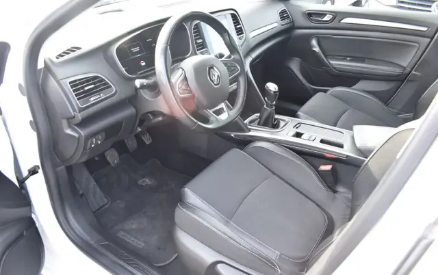RENAULT Megane 1.3 TCe Intens EDC