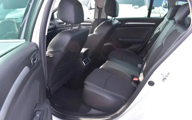 RENAULT Megane 1.3 TCe Intens EDC