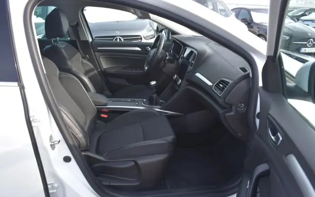 RENAULT Megane 1.3 TCe Intens EDC