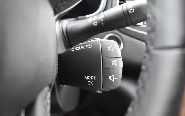 RENAULT Megane 1.3 TCe Intens EDC