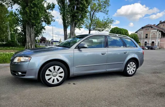 AUDI A4 