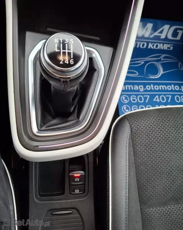 RENAULT Clio 1.0 TCe Intens