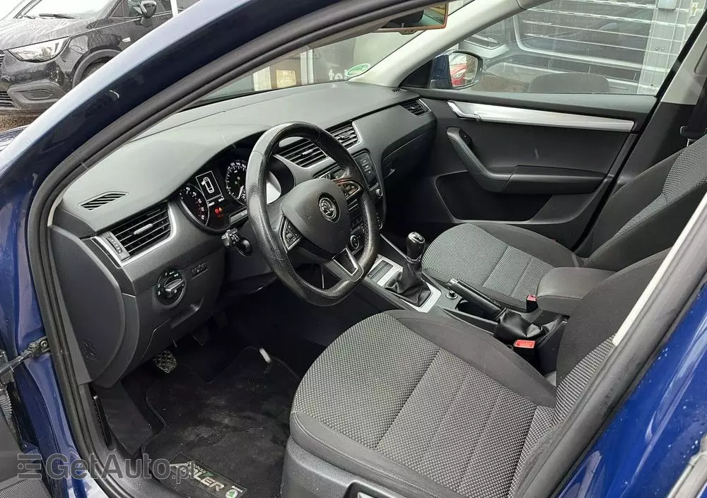 SKODA Octavia 