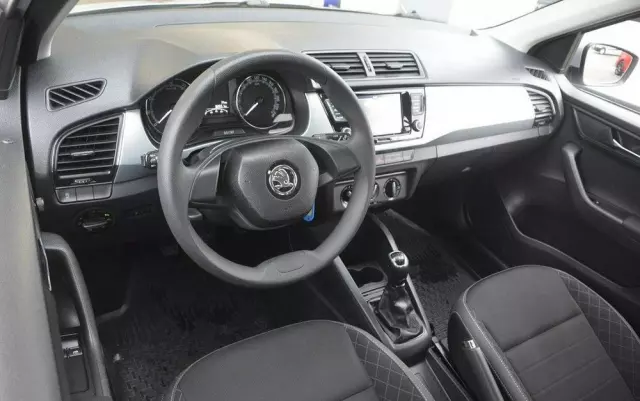 SKODA Fabia 1.0 TSI Ambition Plus