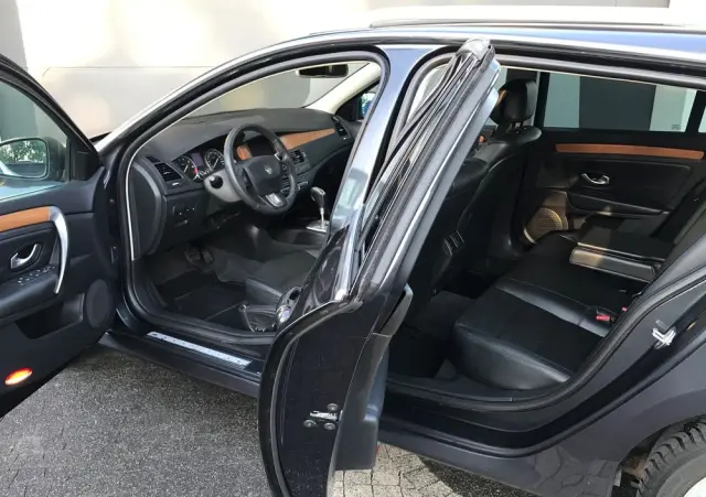 RENAULT Laguna 2.0 16V Turbo Initiale