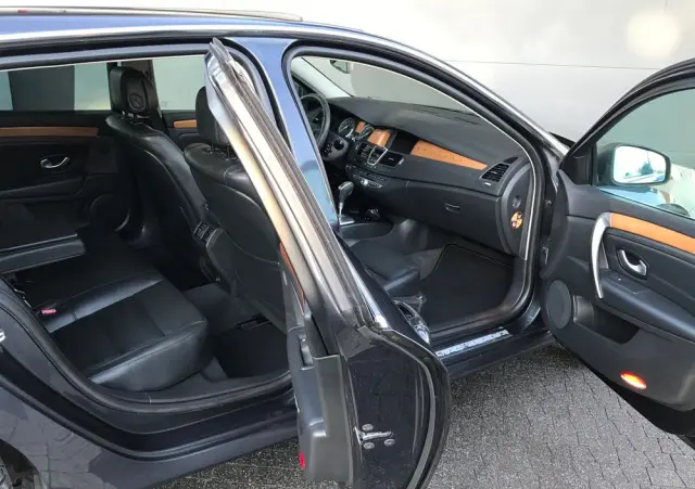 RENAULT Laguna 2.0 16V Turbo Initiale