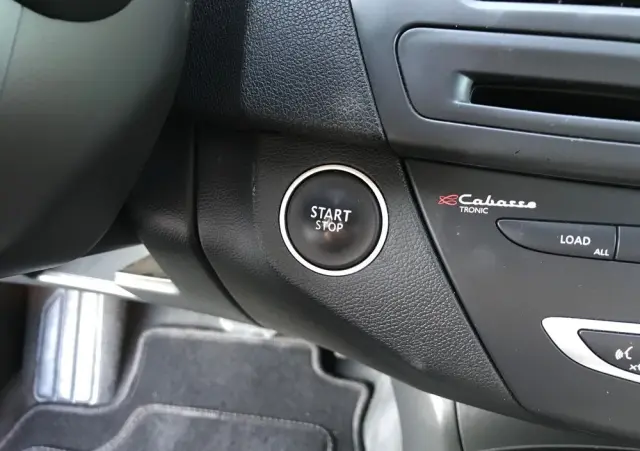 RENAULT Laguna 2.0 16V Turbo Initiale