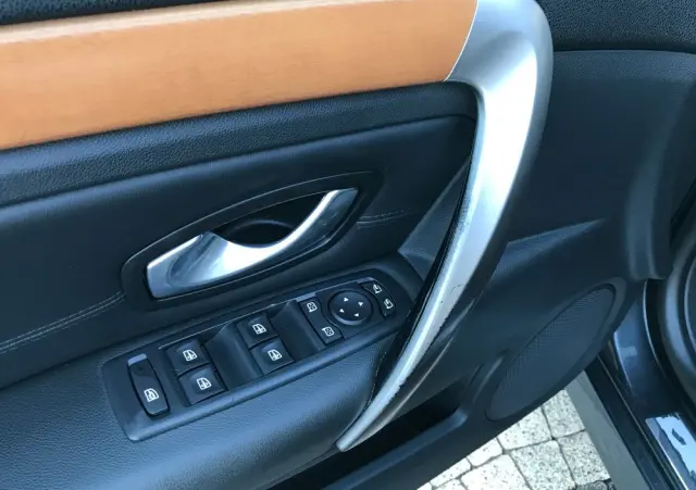 RENAULT Laguna 2.0 16V Turbo Initiale