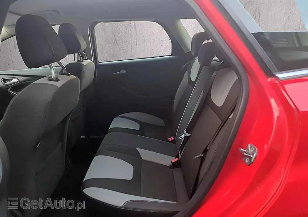 FORD Focus Turnier 1.0 EcoBoost Start-Stopp-System Champions Edition