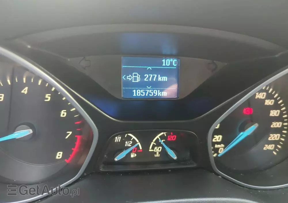 FORD Focus Turnier 1.0 EcoBoost Start-Stopp-System Champions Edition