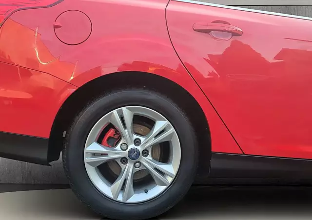 FORD Focus Turnier 1.0 EcoBoost Start-Stopp-System Champions Edition