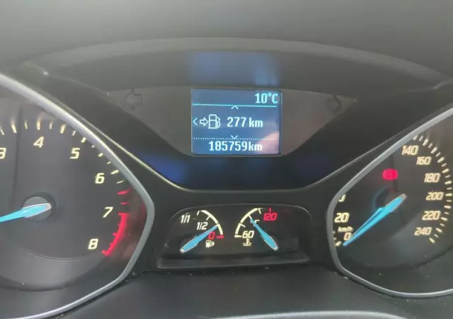 FORD Focus Turnier 1.0 EcoBoost Start-Stopp-System Champions Edition