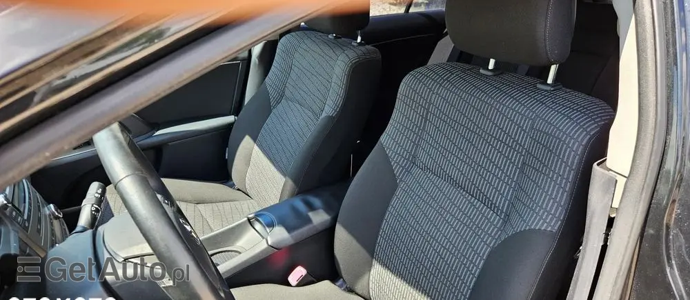 TOYOTA Avensis 1.8 Edition