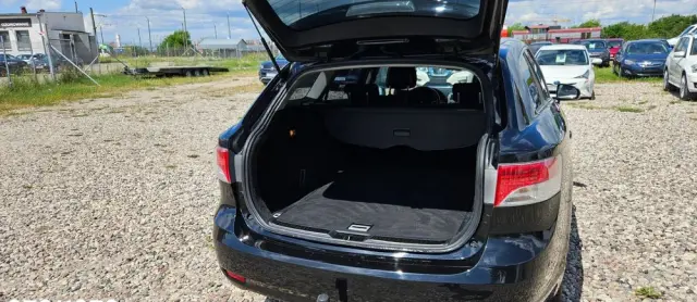 TOYOTA Avensis 1.8 Edition