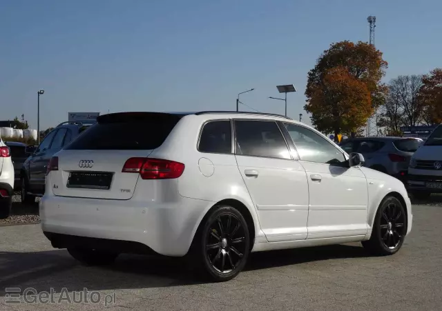 AUDI A3 1.8 TFSI Sportback S tronic S line Sportpaket (plus)