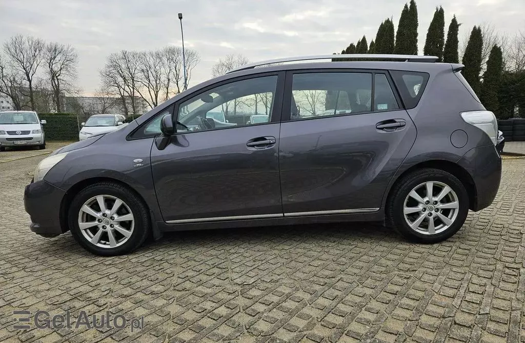 TOYOTA Verso 