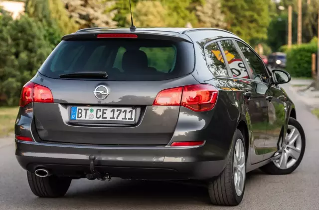 OPEL Astra 