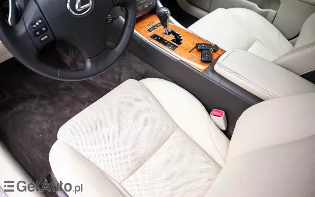 LEXUS IS 250 Prestige