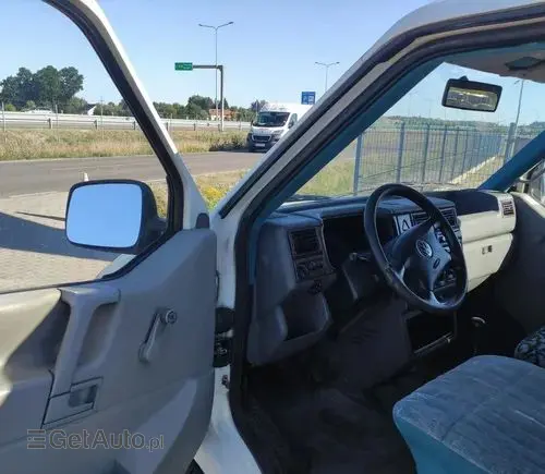 VOLKSWAGEN TRANSPORTER 