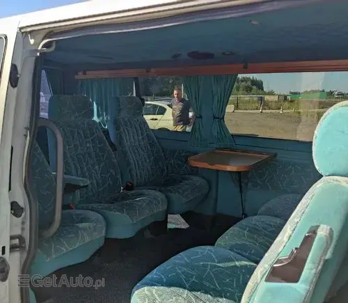 VOLKSWAGEN TRANSPORTER 